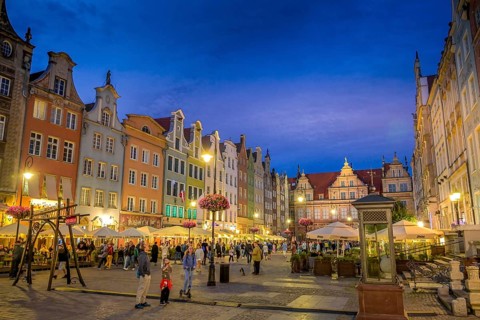 Tourists, patrician houses, Long Market, Old Town, Gdansk, Pomeranian Voivodeship, Poland, Europe