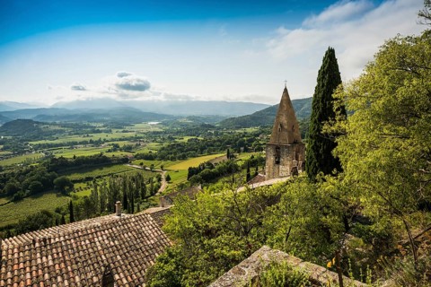 Medieval mountain village, Crestet, Vaucluse department, Provence, Provence-Alpes-Côte dAzur,