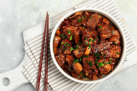 Bulgogi, with mushrooms, with sesame seeds and green onions, Korean cuisine, homemade, no people