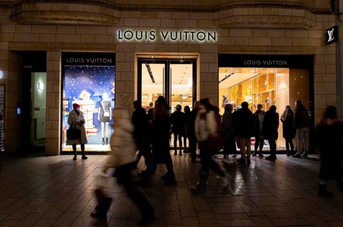 Christmas shopping on Königsallee, Kö, Christmas lights, luxury shops, Louis Vuitton, Prada, in the