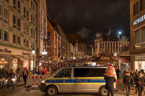 Police protection for the Christkindlesmarkt, Nuremberg, Middle Franconia, Bavaria, Germany, Europe