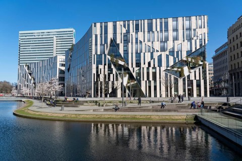 Kö-Bogen building, shops, restaurants and offices, at the Hofgarten, behind Dreischeibenhaus,