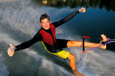 Barefoot water skiing