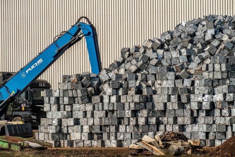 Duisburg-Ruhrort inland port, forwarding island, recycling of scrap metal, scrap metal, aluminium