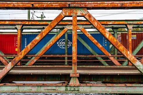 Railway bridges over the Rhine-Herne Canal near Oberhausen, for passenger and freight transport,