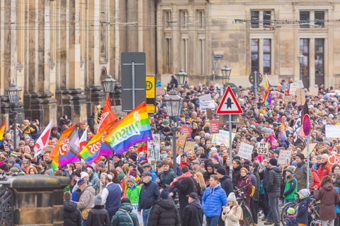 160 organisations and initiatives demonstrated against the right in Dresden on Saturday. Around 10,