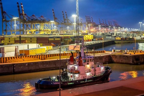 Container terminal in the seaport of Bremerhaven, Eurogate Container Terminal, Nordschleuse,