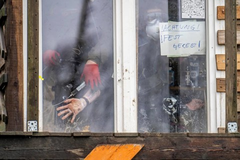 2nd day of the eviction of the hamlet Lützerath, by the police, of tree houses and huts, activist