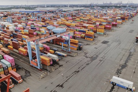 Altenwerder container terminal in Hamburg, 26/07/2024. /