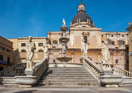 Praetorian Fountain or Fontana Pretoria, Palermo, Sicily, Italy, Europe