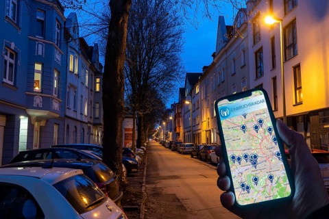Symbolic image residential burglary, burglary radar app, shows the burglaries in the city, the last