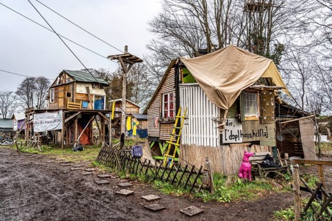 Camp of climate activists in the rest of the village of Lützerath, the last place to be excavated