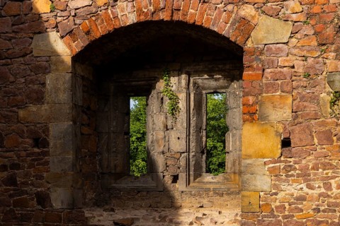 At the end of the 12th century, Dietrich the Afflicted, Margrave of Meissen, donated a convent in