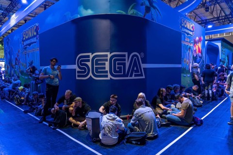 Gamescom, the world's largest trade fair for video and computer games, queue in front of the stands