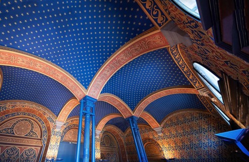 Preserved ceiling vault in the vestibule of the former synagogue, built in 1883, destroyed by the