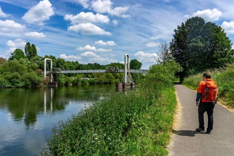 The Ruhr near Essen-Horst, Holtey floating bridge, North Rhine-Westphalia, Germany, Europe