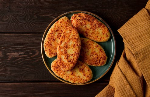 Chvishtari, corn flour tortillas with cheese, pastries, Georgian cuisine, Mchadi, homemade, top