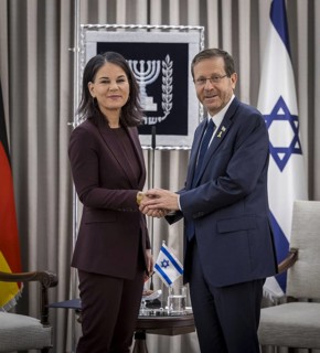Annalena BÃ¤rbock (Alliance 90/The Greens), Federal Foreign Minister, photographed during her visit