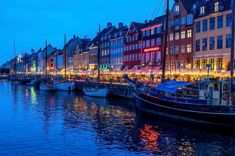 Nyhavn, in the Frederiksstaden district, in the evening, harbour district with houses over 300