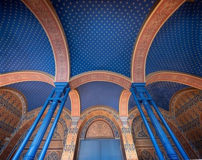 Preserved ceiling vault in the vestibule of the former synagogue, built in 1883, destroyed by the