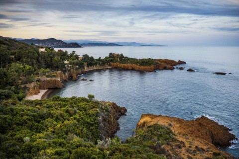 Coast and red rocks, Massif de l'Esterel, Esterel Mountains, Département Var, Région