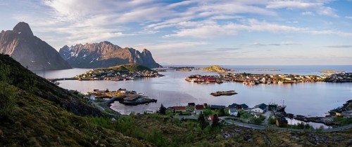 Panorama, landscape seen from Lake Reinevatnet. View of the town of Reine and Gravdalsbukta
