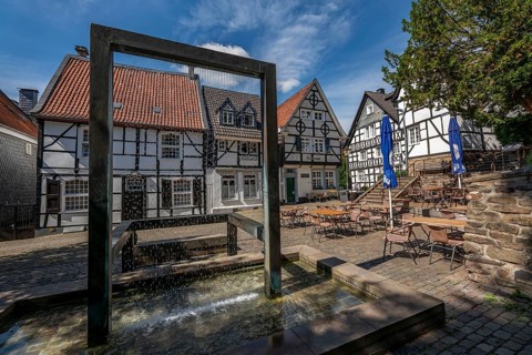 The old town centre of Essen-Kettwig, Ruhrstrasse, Weberbrunnen, Essen North Rhine-Westphalia,