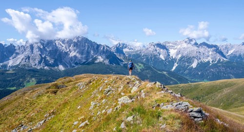 Hiker on the Carnic High Trail, Carnic Main Ridge, Carnic Alps, Carinthia, Austria, Europe