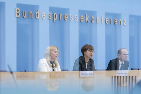 Bettina Stark-Watzinger (FDP), Federal Minister of Education and Research, and Christine