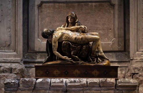 Interior view, bronze sculpture, Jesus after the crucifixion, Igreja de Sao Domingos church,