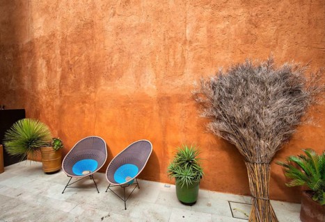 Oaxaca, Scenic old city streets and colorful colonial buildings in historic city center