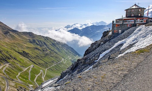 Right historic mountain hotel Hotel Restaurant Bar Gasthof Alpengasthof in Tibetan style Tibetan