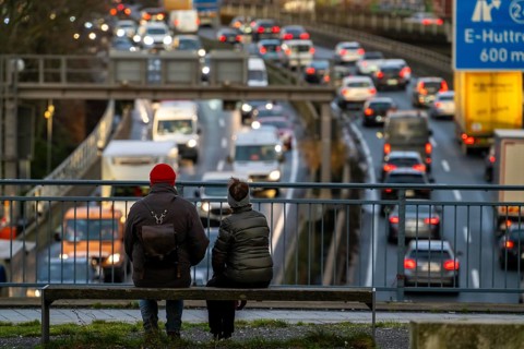 Traffic jam on the A40 motorway, city passage, Essen-Huttrop junction, traffic jam in both