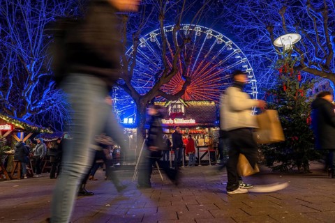 Pre-Christmas season, Christmas market in the city centre of Essen, Kettwiger StraÃŸe, Ferris