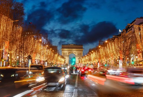 Arc de Triomphe at Christmas time, Champs Elysees, Paris, Ile de France, France, Paris, Ile de