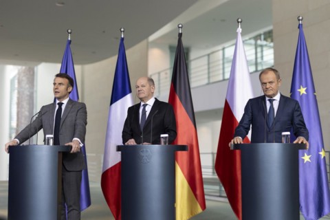 Olaf Scholz (SPD), Federal Chancellor, Emmanuel Macron, President of France, Donald Tusk, Prime