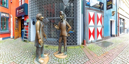 Monument to Tünnes and SchÃ¤l, two legendary characters from the HÃ¤nneschen puppet theatre in