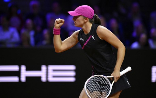 Iga Swiatek (POL) Cheers, gestures, gesture, tennis, Porsche Cup 2024, Porsche Arena, Stuttgart,