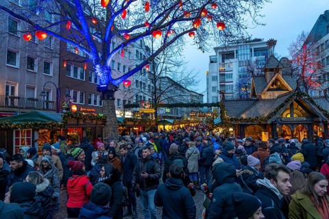 Christmas market at the Alter Markt in the old town of Cologne, Sunday shopping in Cologne city