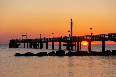 Sunset, silhouettes, pier, Baltic Sea, Wustrow, DarÃŸ, Mecklenburg-Vorpommern, Germany, Europe