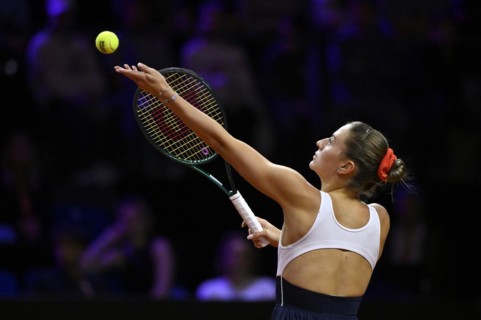Marta Kostyuk (UKR) Action serve, tennis, Porsche Cup 2024, Porsche Arena, Stuttgart,