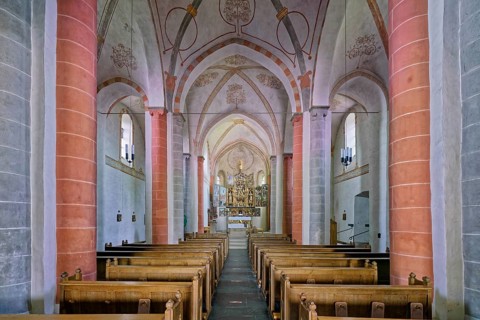 Nave and choir with winged altar, work of the Lukas Guild Antwerp, Sankt Lambertus, Affeln,
