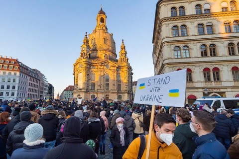 In Dresden, about 3, 000 people gathered on Neumarkt in front of the Church of Our Lady. On posters
