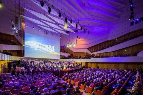 The Kulturpalast Dresden is a modernist GDR building designed by architect Wolfgang HÃ¤nsch.