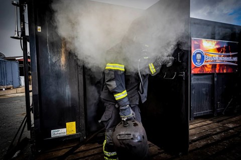 Hot training in the training container