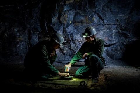 Reiche Colliery Students work in the underground blast chamber