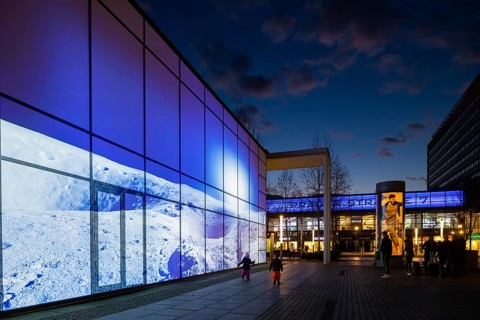 Art event Erlebnis (welt) raum on Prager StraÃŸe with VR artist Max Salomon. On the occasion of the