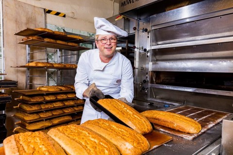Erzgebirge Christmas stollen, there is also a stollen tradition in the Erzgebirge, the typical