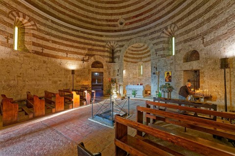 Round central room, Oratorio di San Galgano sul Montesiepi, Chiusdino, Tuscany, Italy, Europe