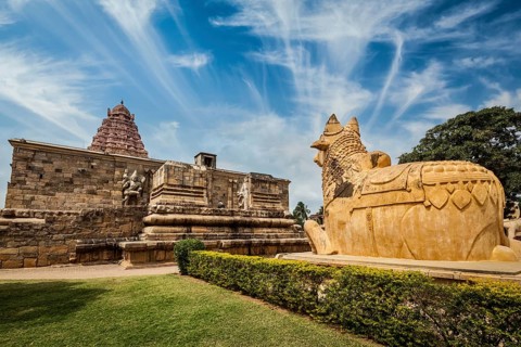 Hindu temple Gangai Konda Cholapuram with giant statue of bull Nandi. Tamil Nadu, India, Asia